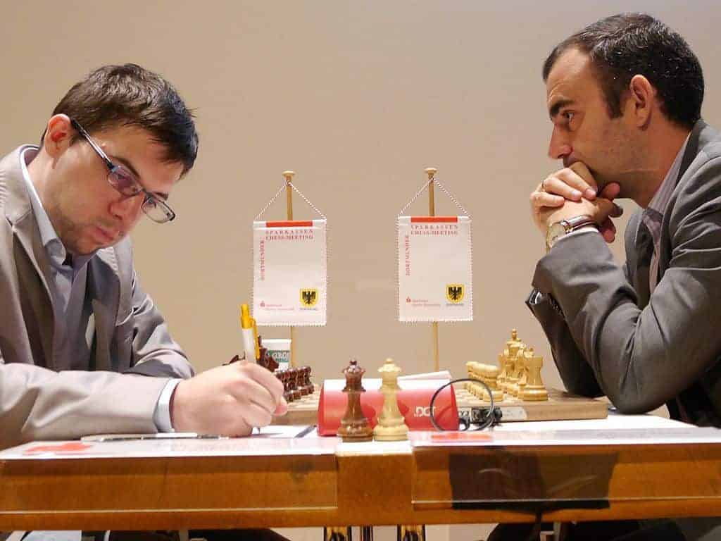 Ajedrecistas Vachier Lagrave y Leinier Domínguez GM Leinier Domínguez jugando ajedrez contra Maxime Vachier-Lagrave